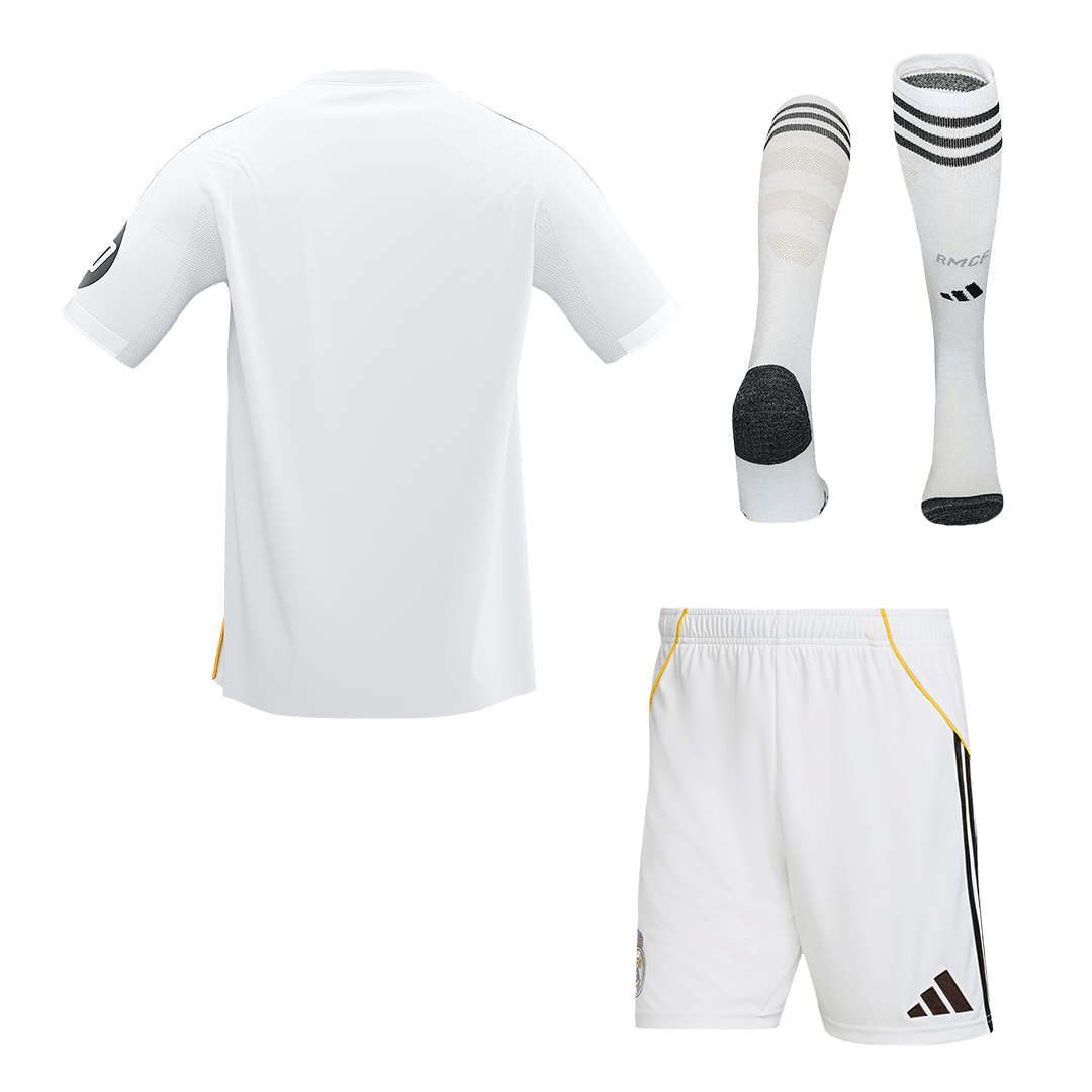 Equipación completa de local del Real Madrid 2025/26
