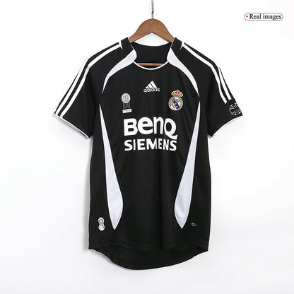 Camiseta Retro SERGIO RAMOS #4 Real Madrid Camiseta de fútbol Retro Visitante 2006/07