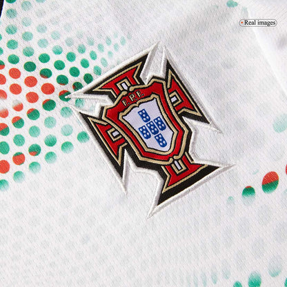 RONALDO #7 Camiseta de fútbol de visitante para mujer de Portugal 2025 Blanco