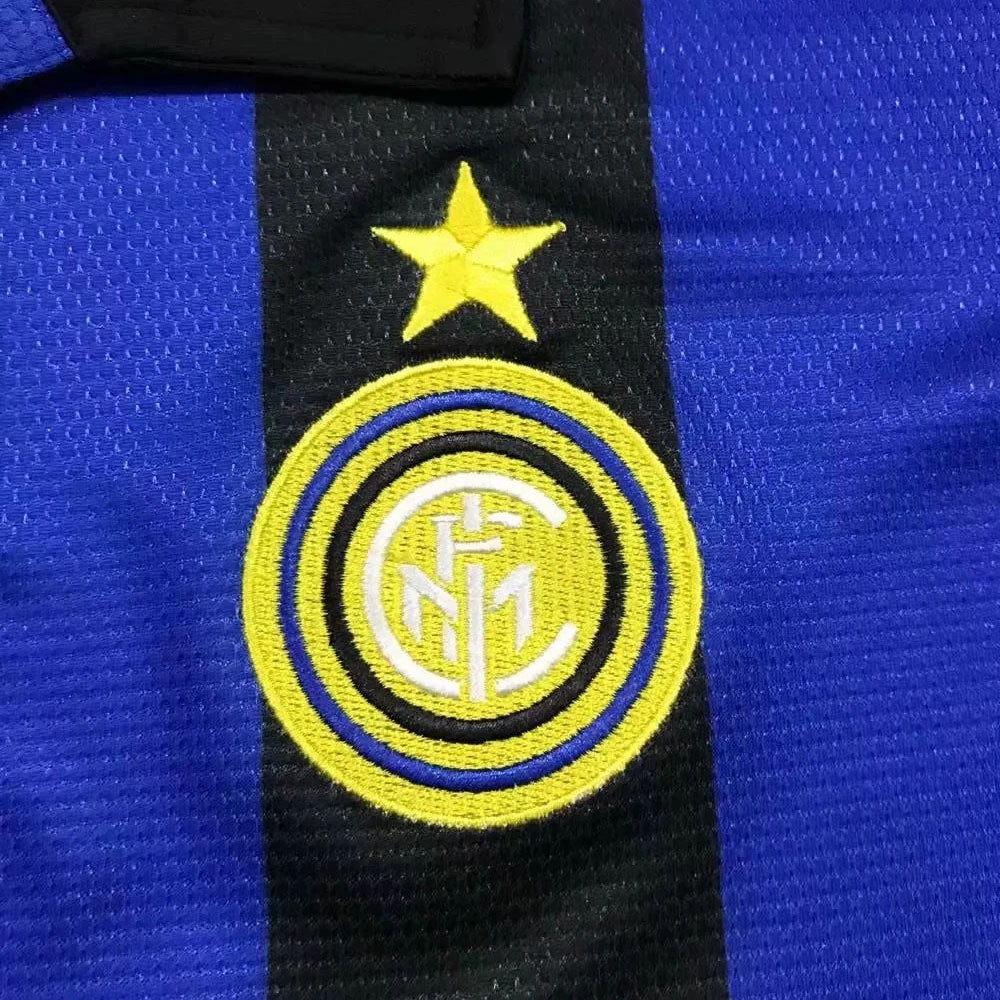 Retro nogometni dres Interja Milan 1998/99, domača garnitura