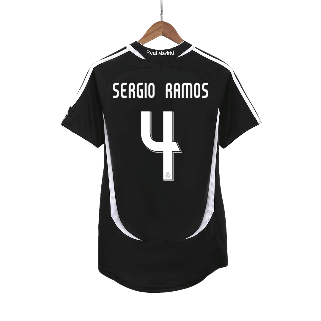 Camiseta Retro SERGIO RAMOS #4 Real Madrid Camiseta de fútbol Retro Visitante 2006/07