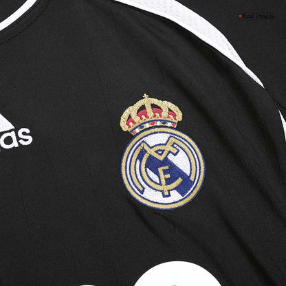 Camiseta Retro SERGIO RAMOS #4 Real Madrid Camiseta de fútbol Retro Visitante 2006/07