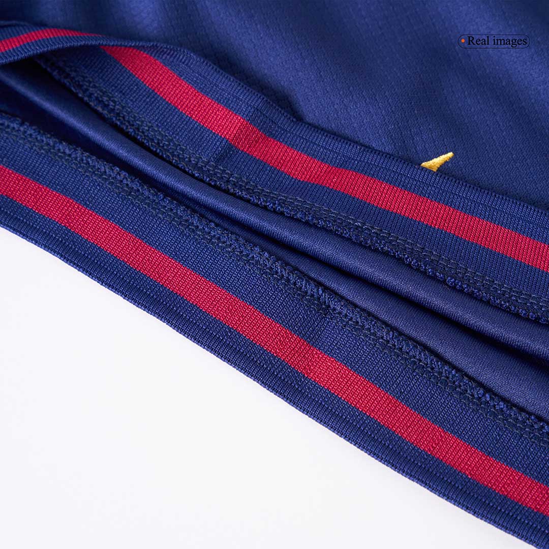 Equipación completa de la camiseta local del Barcelona 2025/26