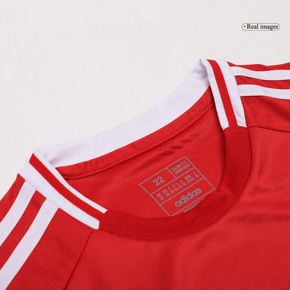 Camiseta y Pantalones Cortos de Fútbol de Local del Manchester United para Niños (2024/25)