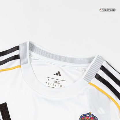 Equipación completa de local del Real Madrid 2025/26