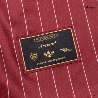 Camiseta de fútbol icónica del Arsenal 2025/26
